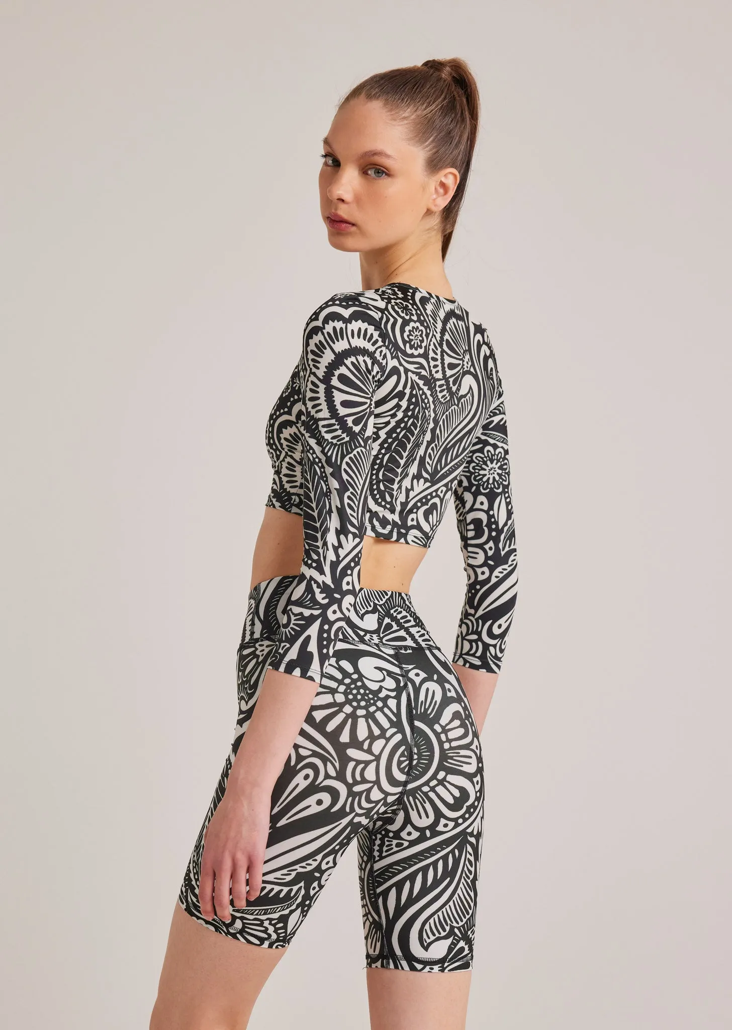 Αθλητικό biker με ethnic print | Μαύρο
