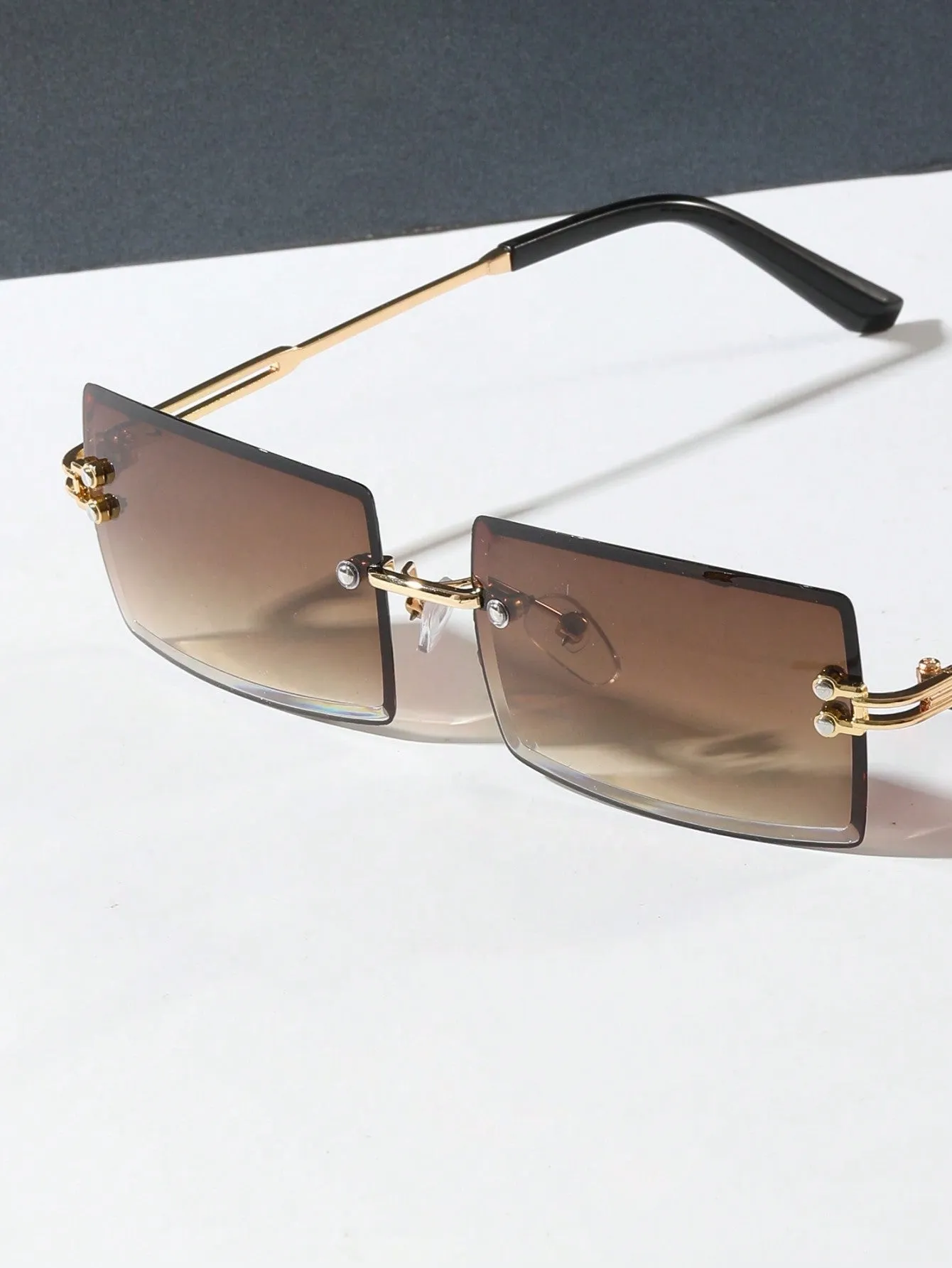 1pc Frameless Rectangle Sunglasses