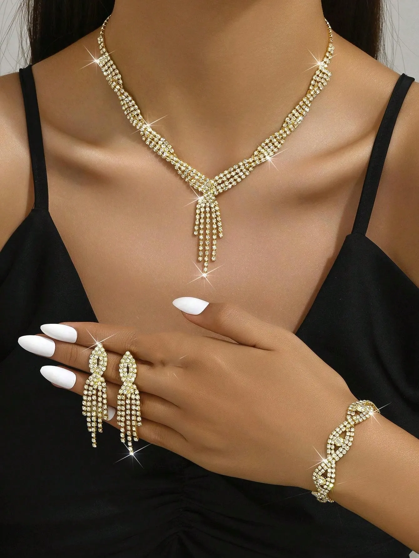4 Pieces Women Rhinestone Evening Clutch Bag Rhinestone Ear Clip Bridal Wedding Choker Bracelet Dangle Bling Glitter Purse