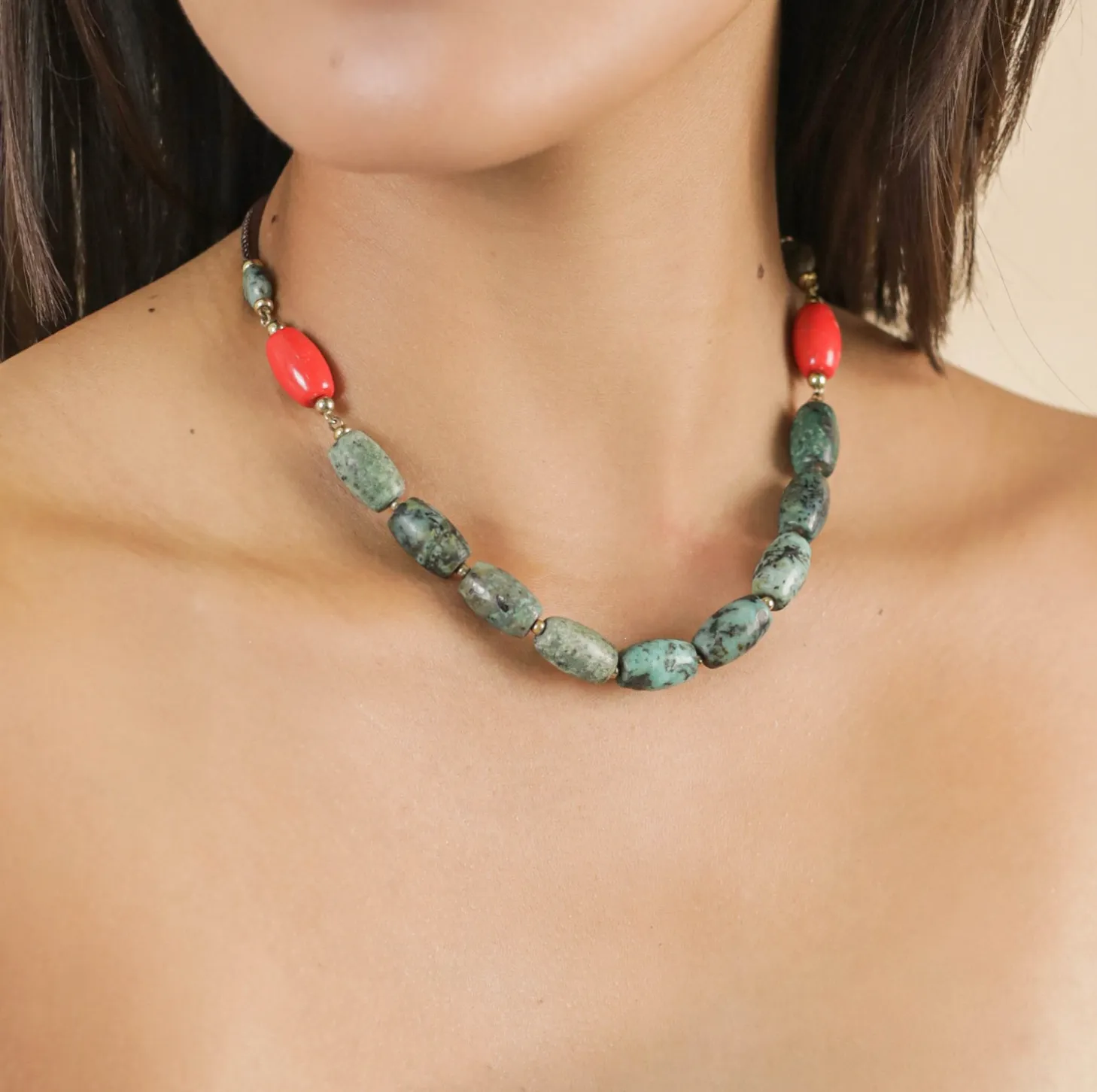AFRICAN TURQUOISE SHORT NECKLACE