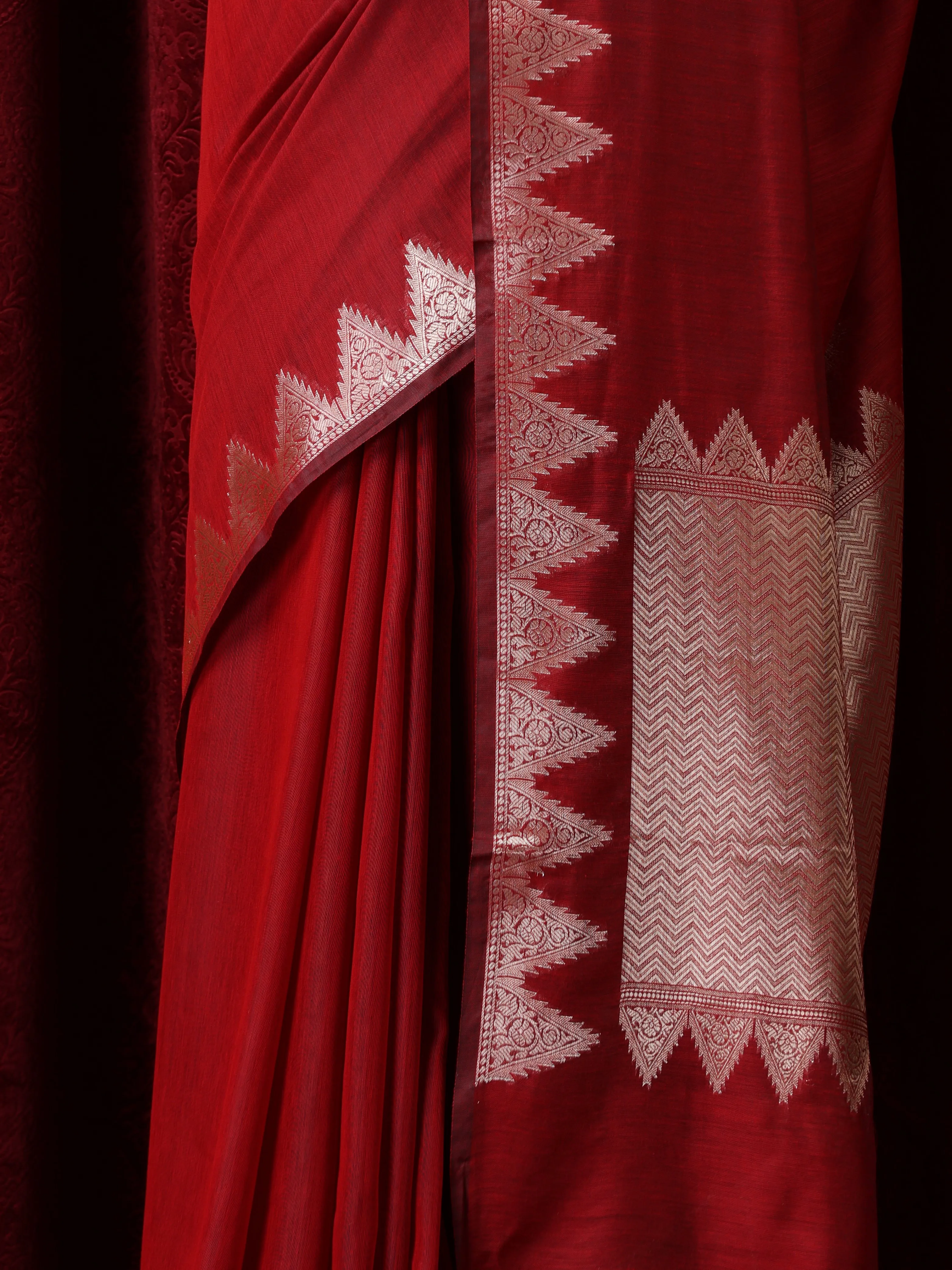 Banaras Red Temple Mul Mul Cotton Silk Saree with Blouse Fabric