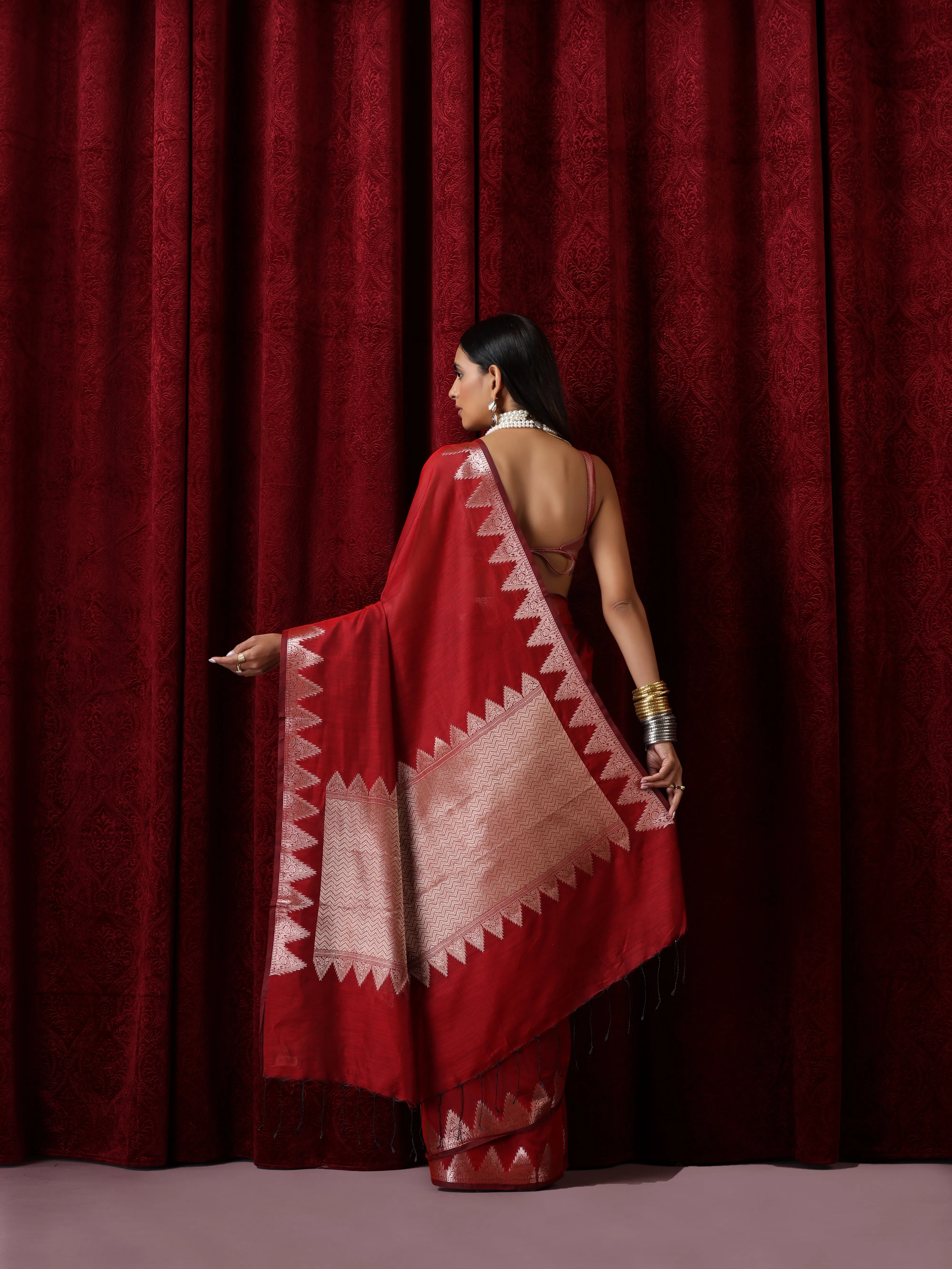 Banaras Red Temple Mul Mul Cotton Silk Saree with Blouse Fabric