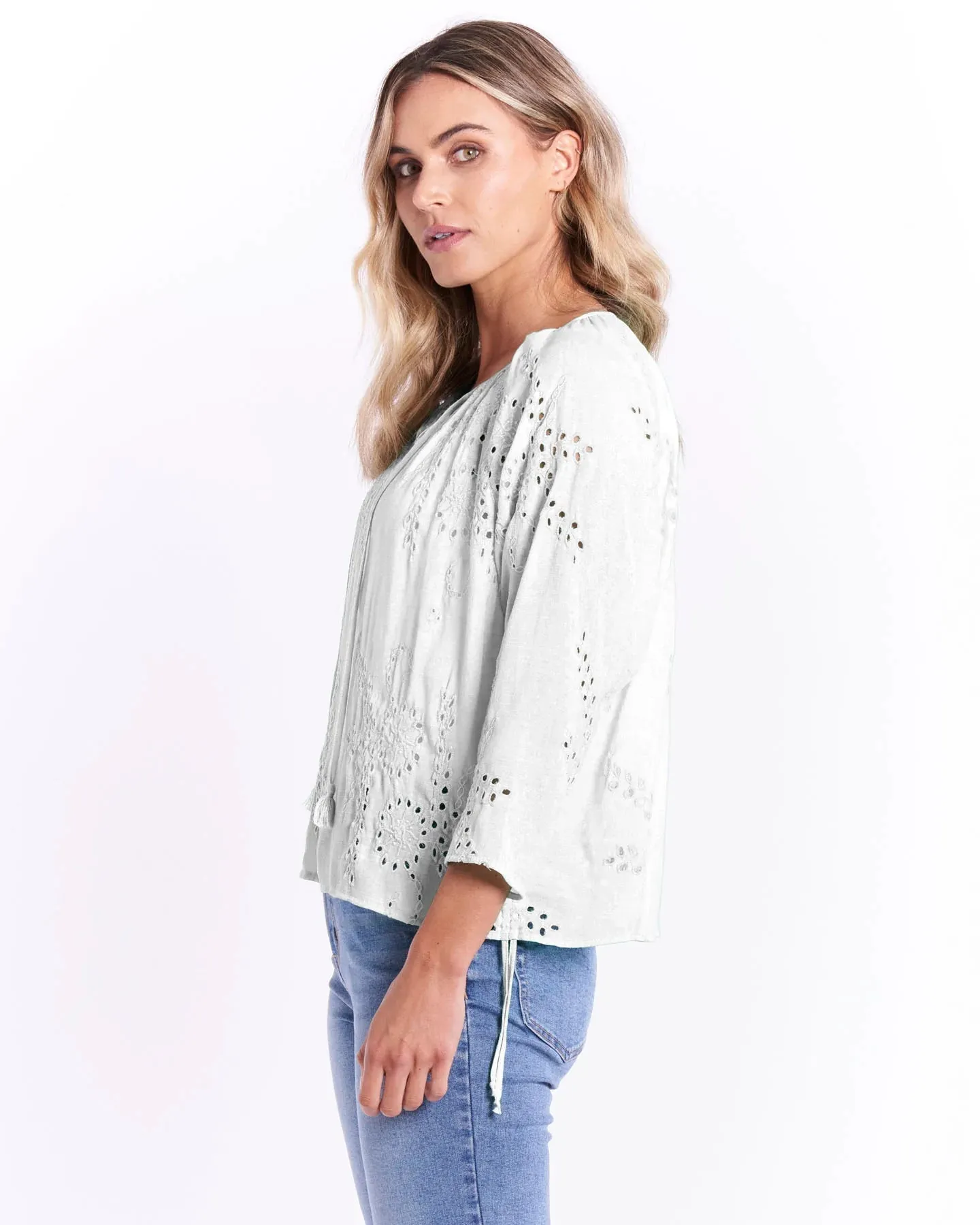 BETTY BASICS EMBROIDERY BLOUSE WHITE