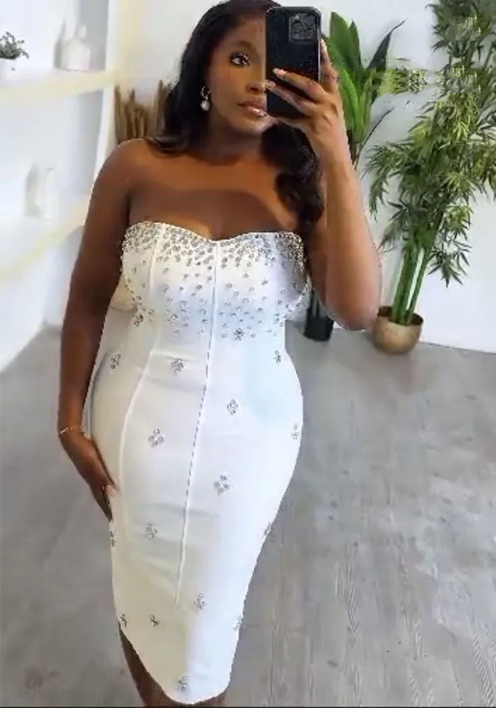 Dazzling Strapless Embellished Bodycon Dress with Diamond Detailing
