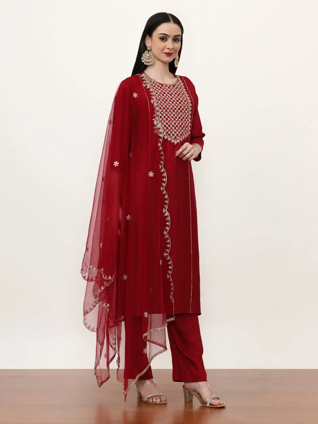 Embroidered Silk Blend Ethnic Motifs Kurta Sets With Net Dupatta