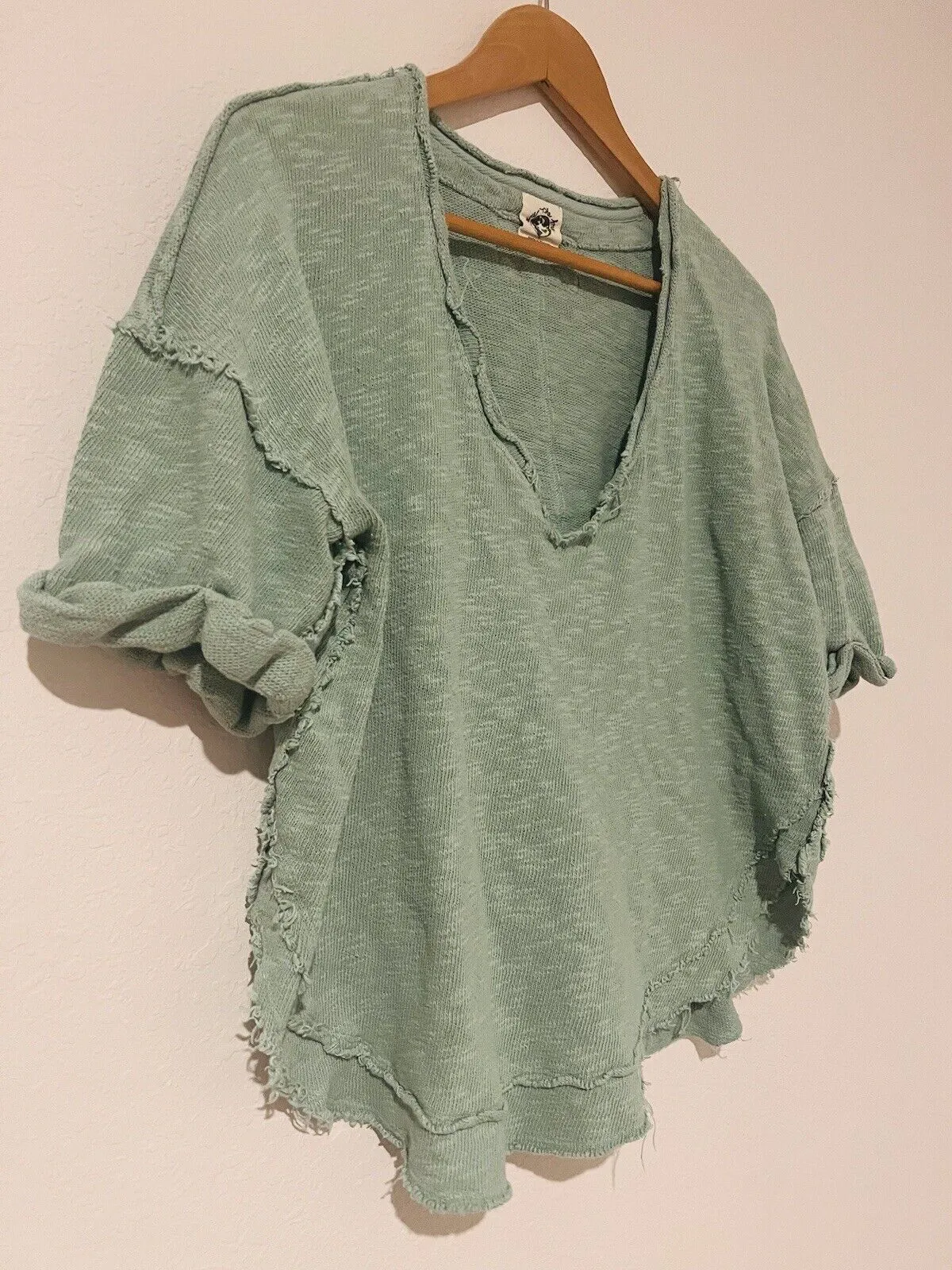 FREE PEOPLE We The Free Slouchy Crop Top Sz S Green Distressed V-Neck Shirt