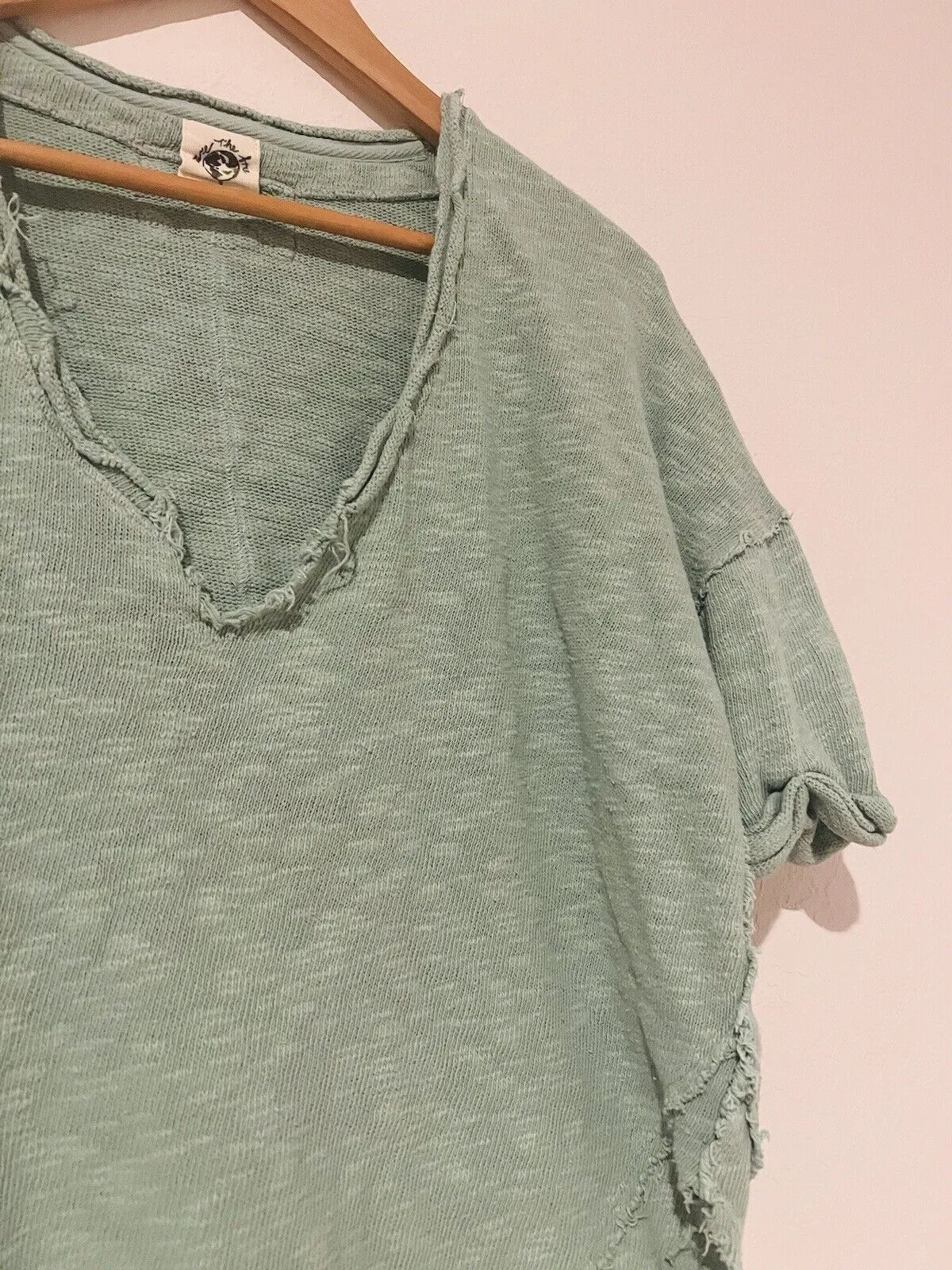 FREE PEOPLE We The Free Slouchy Crop Top Sz S Green Distressed V-Neck Shirt