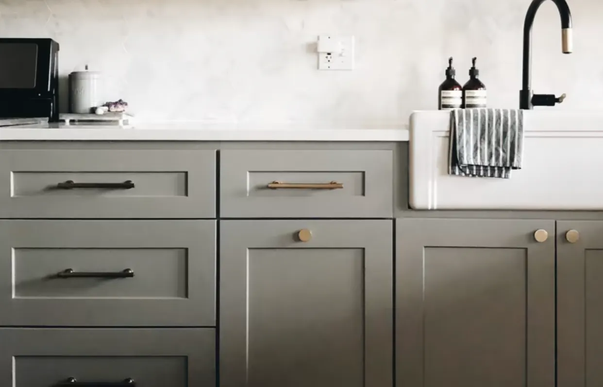 Freestone Pull Cabinet 4" C-C