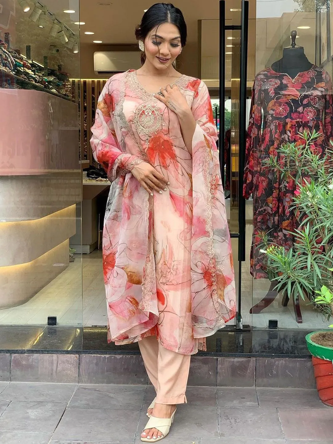 FRILLFIT Elegant Women Kurti Pant Dupatta Set for Stylish Printed Kurta, Trouser/Pant & Dupatta Set