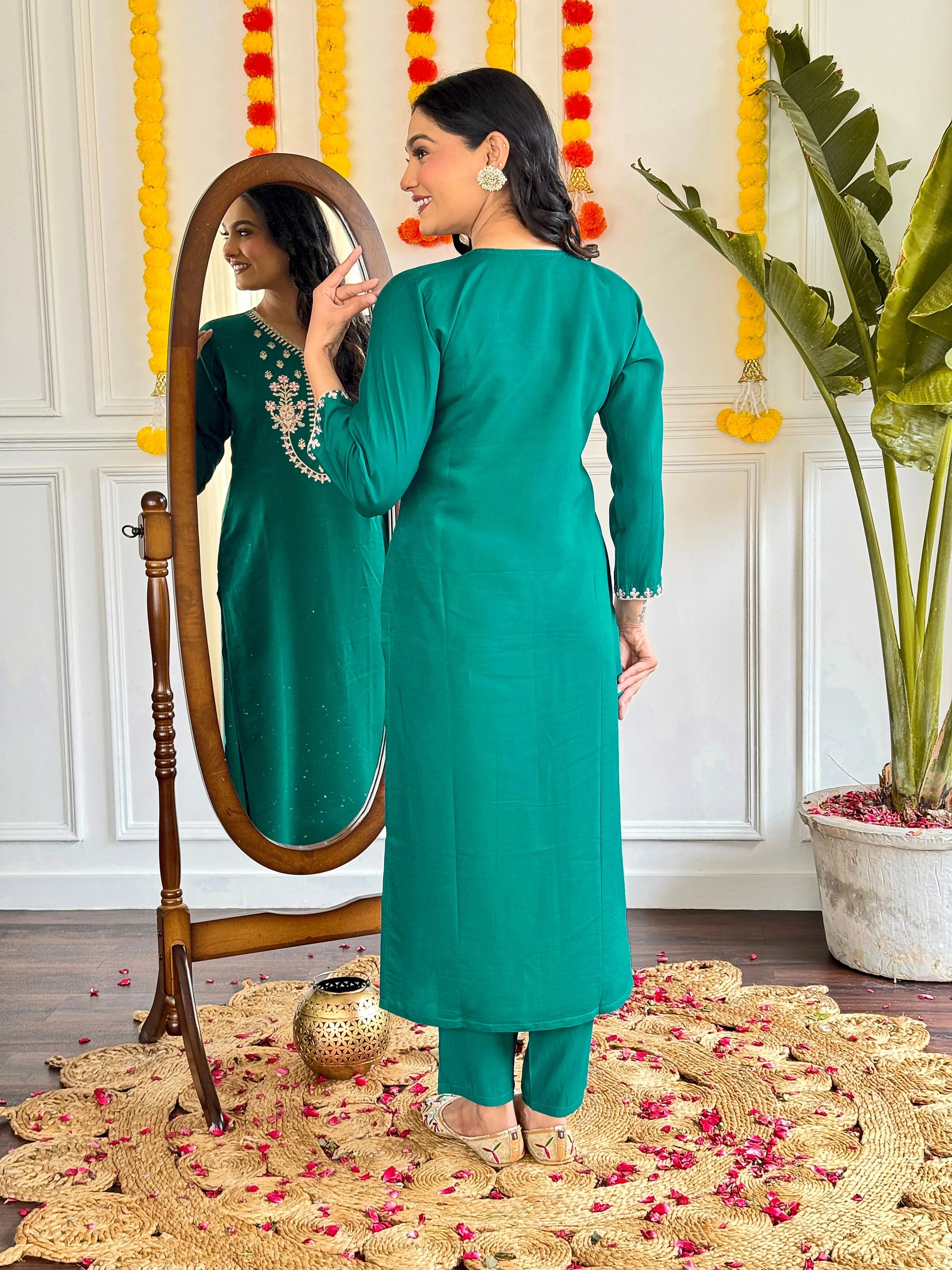 FRILLFIT : Green Embroidered Kurta Set with Chevron Print Dupatta – Festive &amp; Everyday Ethnic Wear