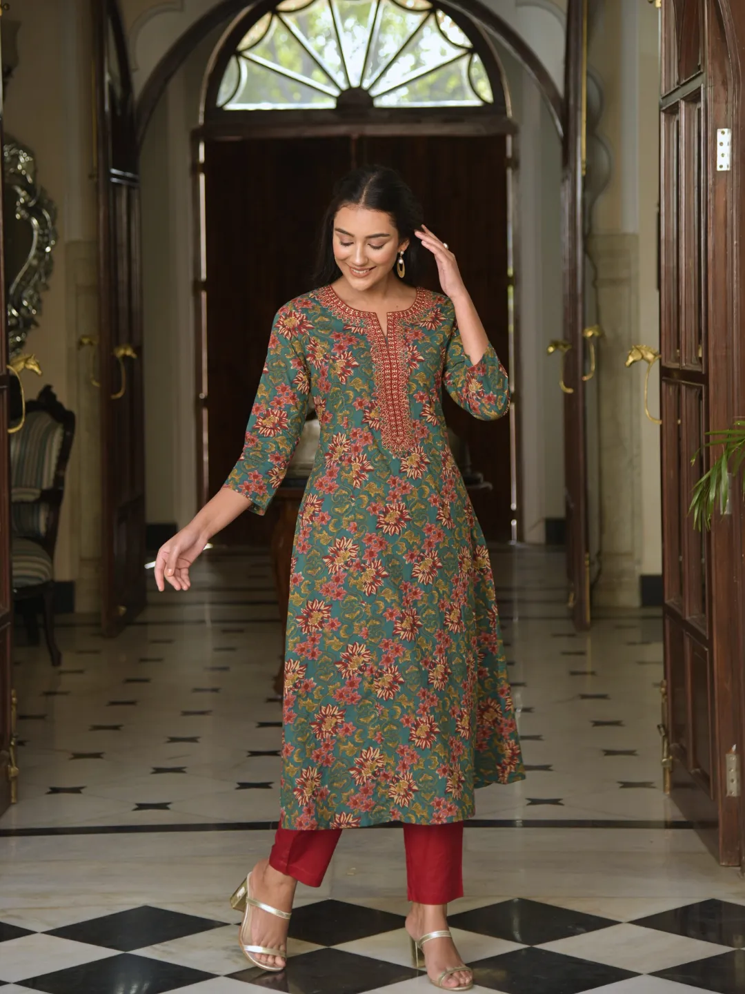 Green Ethnic Floral Print Kurta with Neck Embroidery