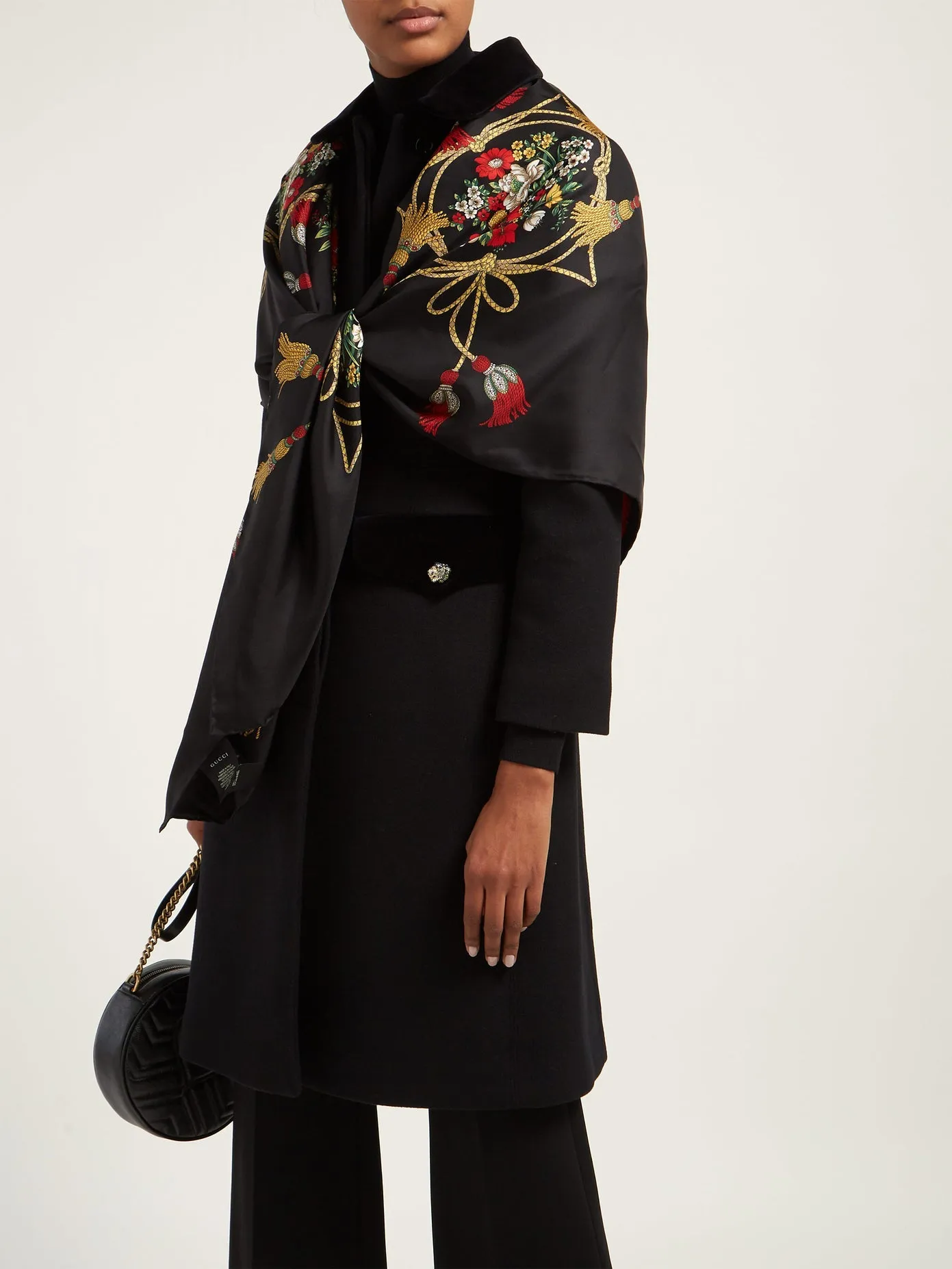 Gucci Floral and Tassel-print Silk Shawl in Black