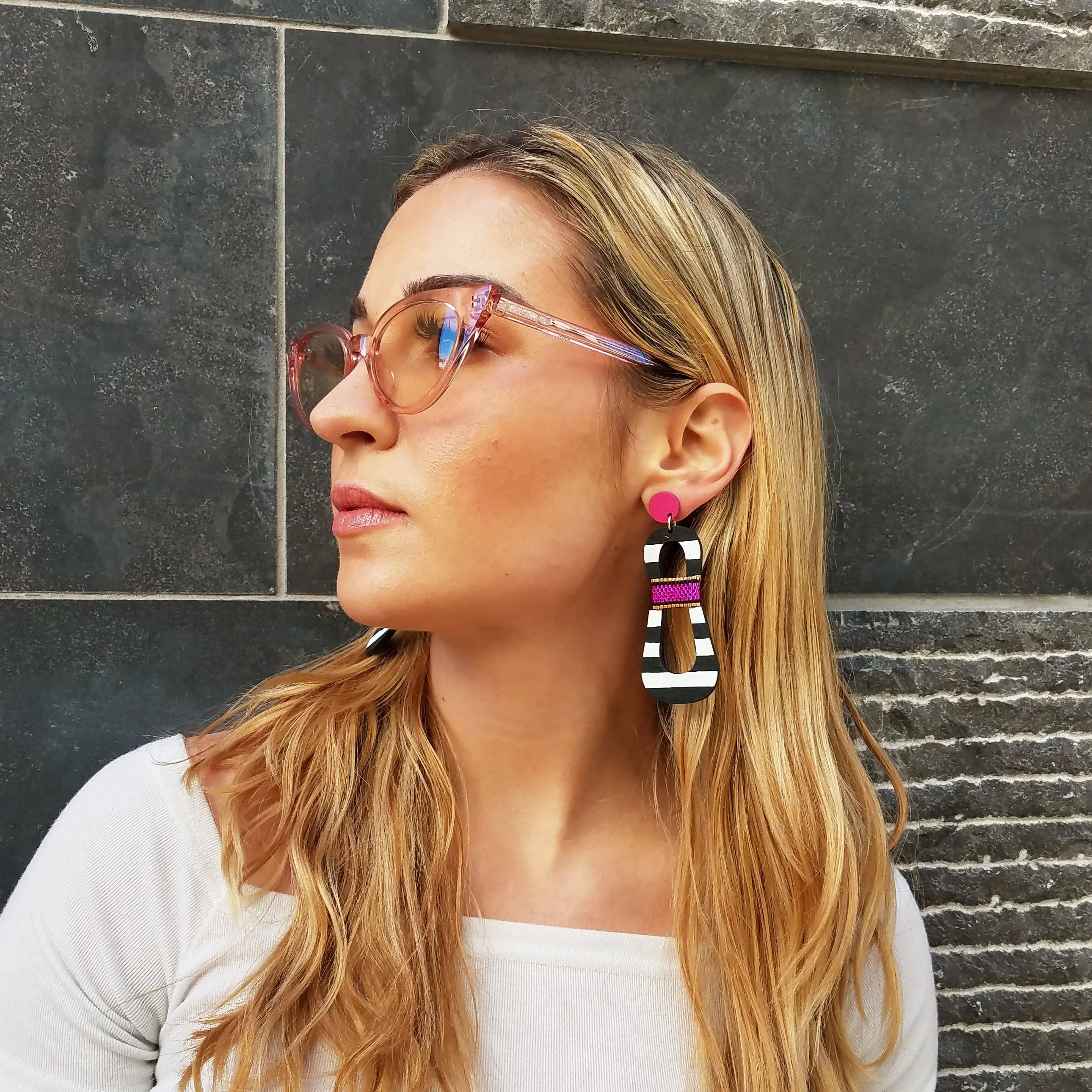 HOURGLASS EARRINGS | GUAVA