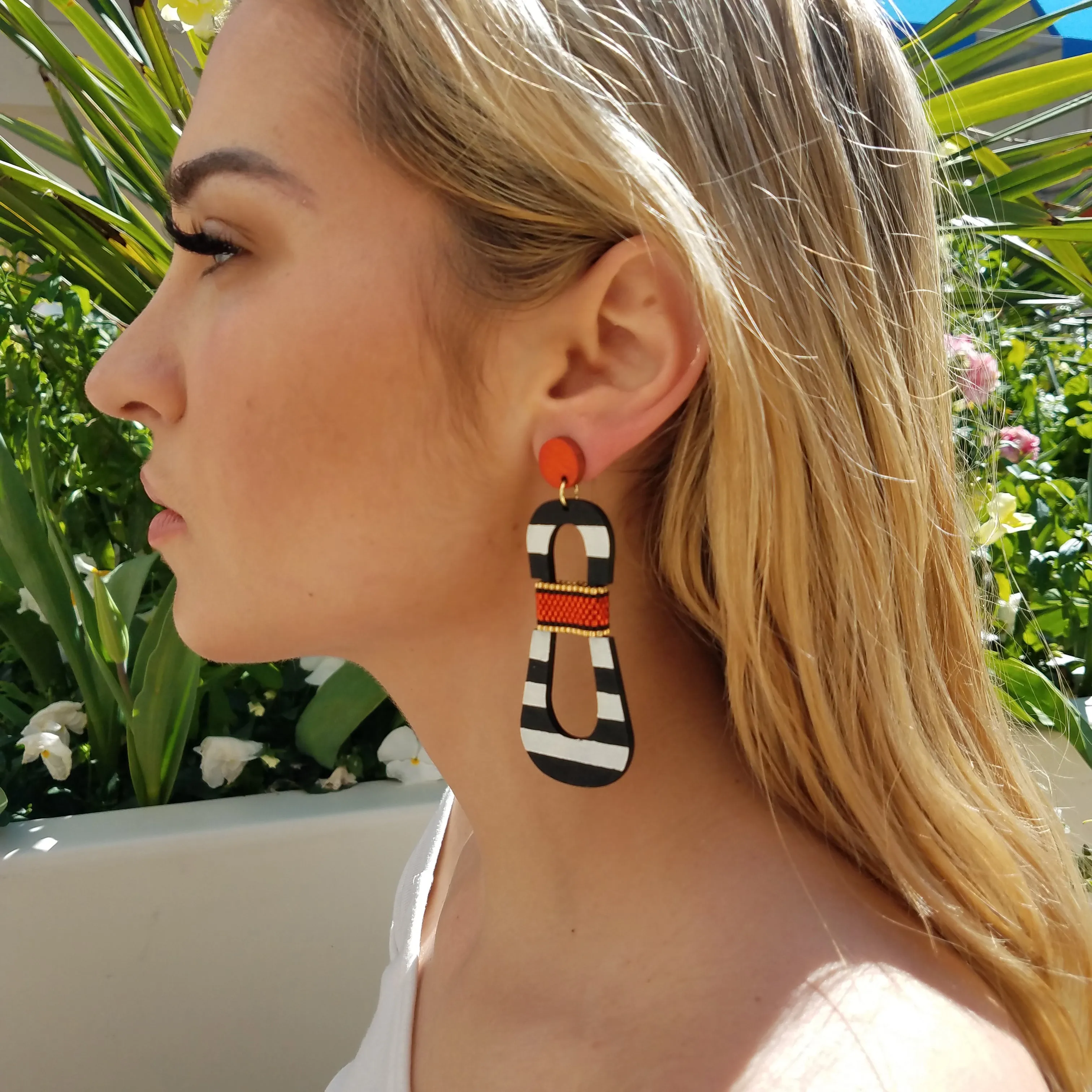 HOURGLASS EARRINGS | PAPAYA