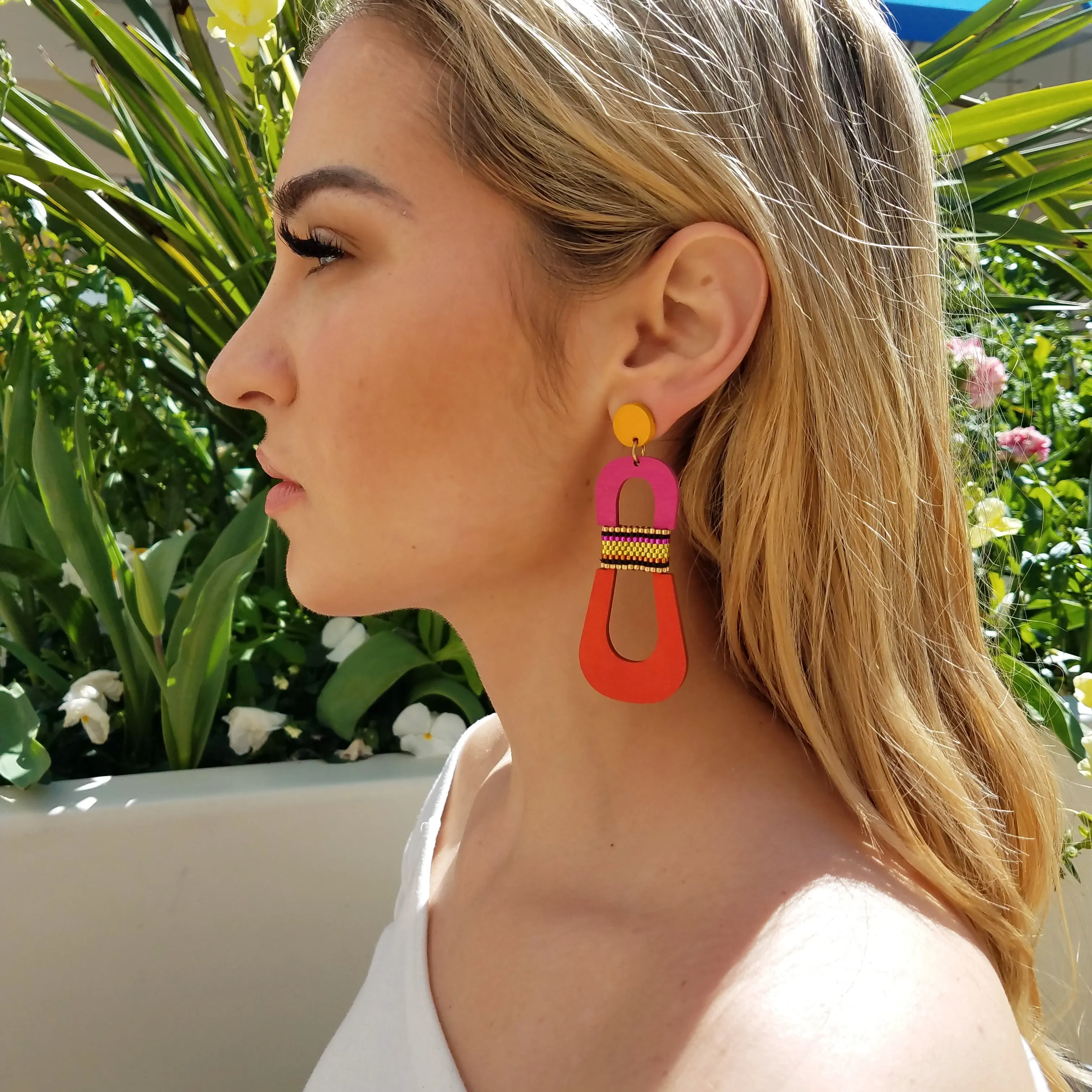 HOURGLASS EARRINGS | SUNSPLASH