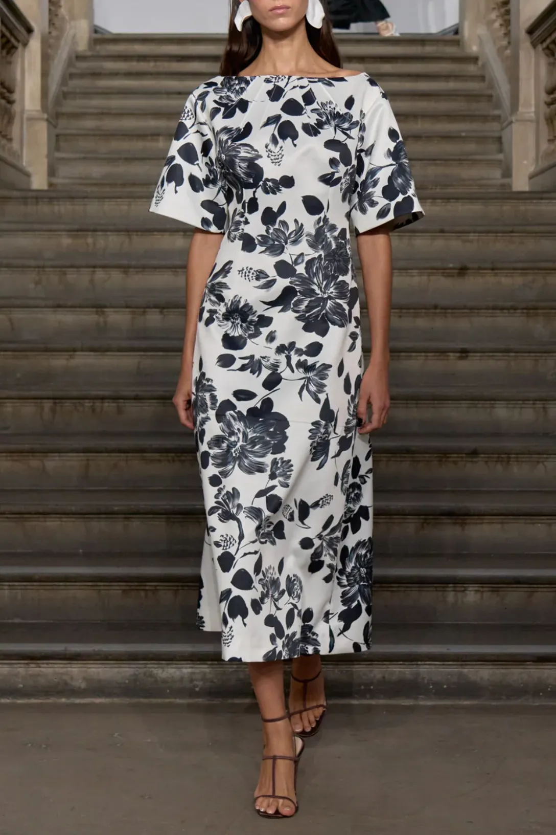 Kora Gown Black Flowers | Ivory