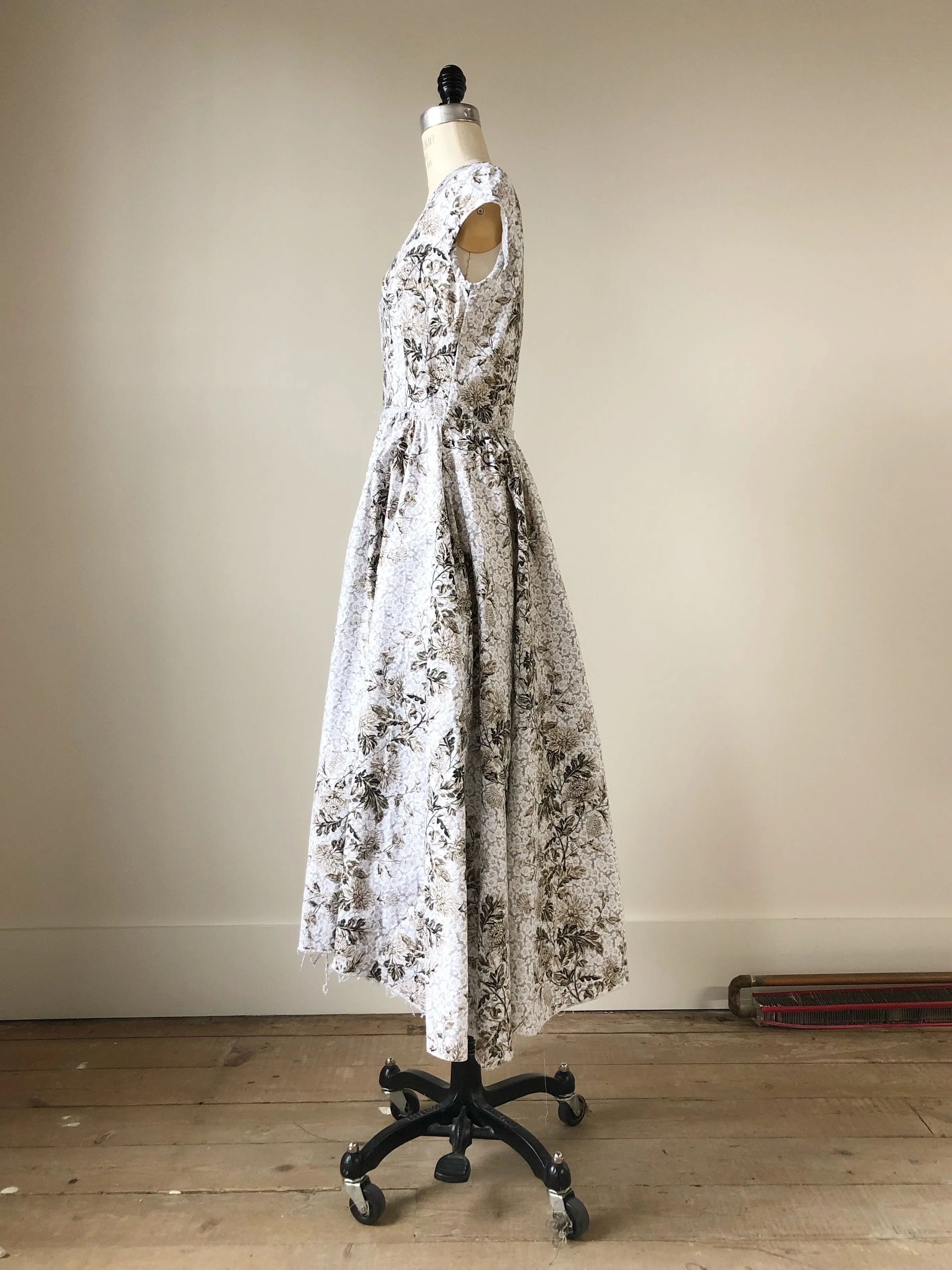 lillian dress with v neck and capped sleeve
