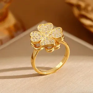 LuckyCharm Zirconia Clover Ring