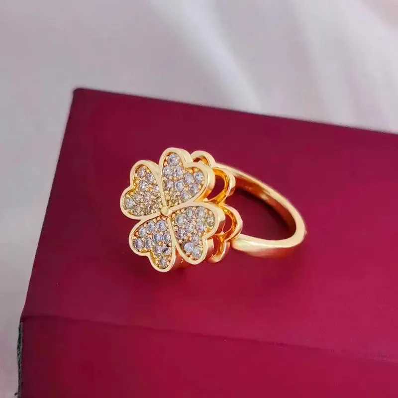 LuckyCharm Zirconia Clover Ring