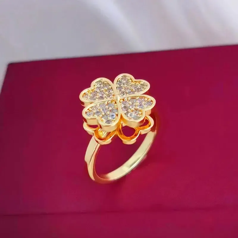 LuckyCharm Zirconia Clover Ring