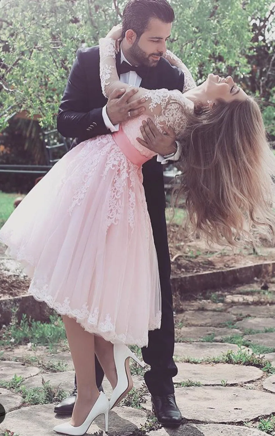 MACloth Long Sleeves V Neck Lace Tulle Cocktail Dress Pink Short Prom Dress
