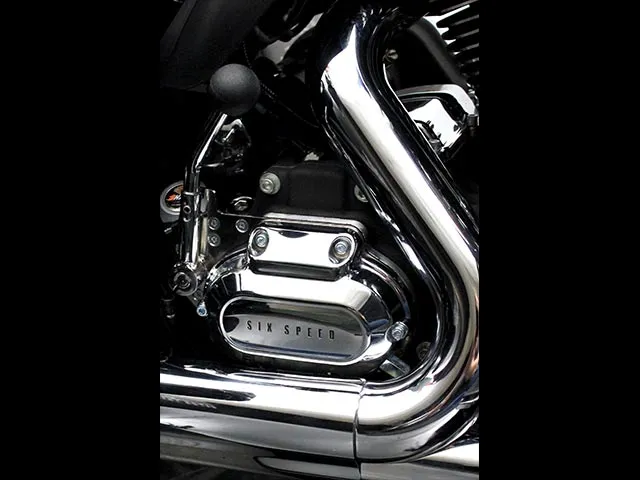 Mechanical Reverse: 6 Speed - Hydraulic Clutch