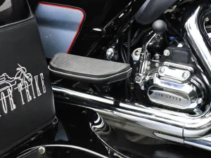 Mechanical Reverse: 6 Speed - Hydraulic Clutch