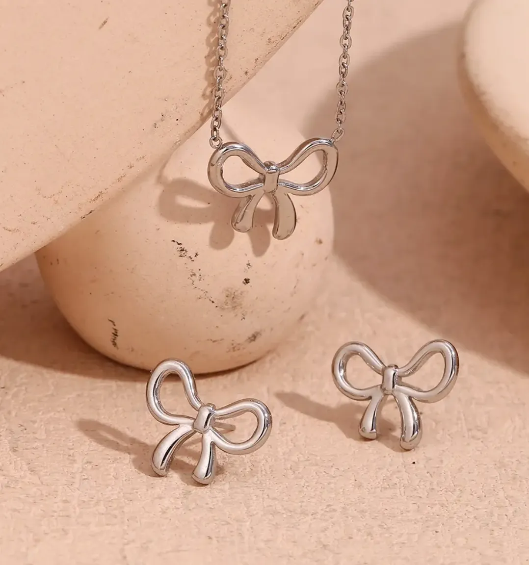 Minimalist Bow Knot Necklace