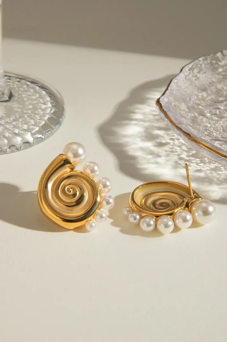 Minimalist Conch Shell Pearl Earrings
