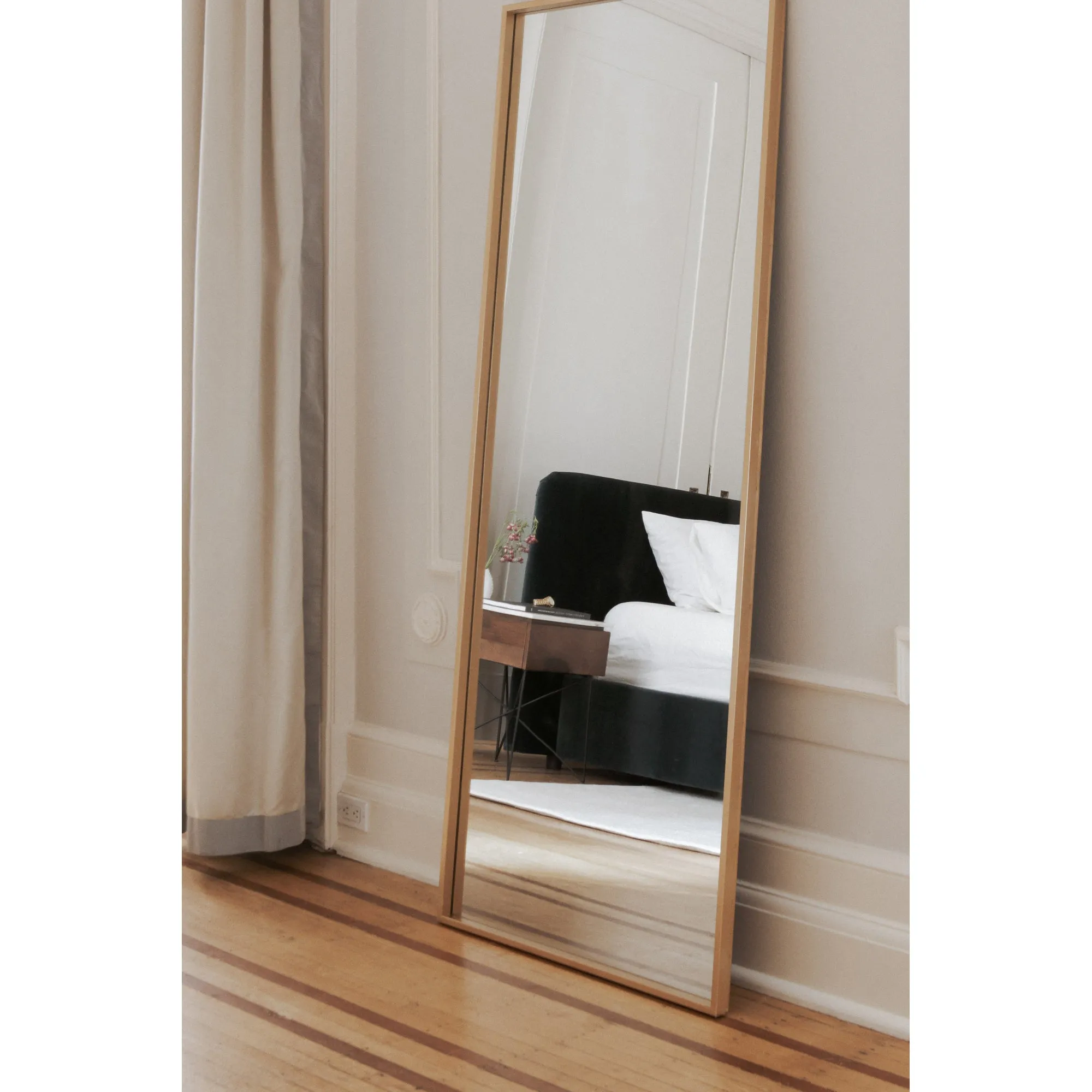 Modern Minimalist Iron Frame Wall Mirror