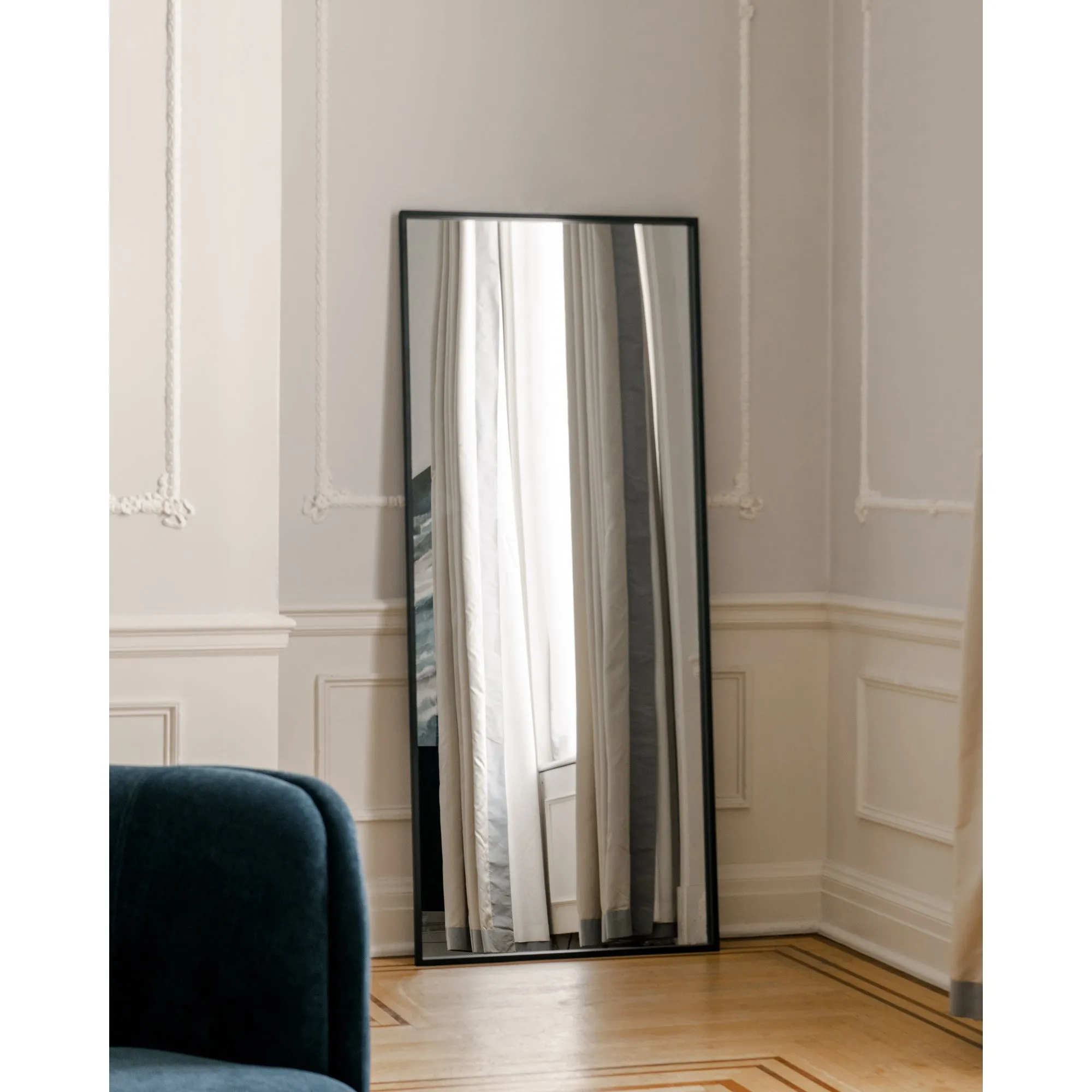 Modern Minimalist Iron Frame Wall Mirror