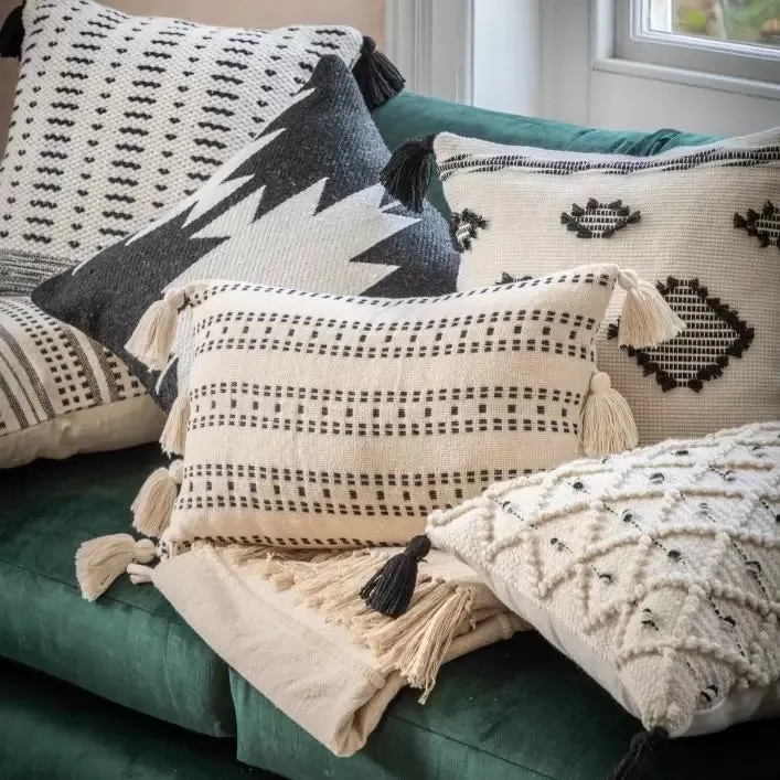 MONO Tassel Cushion