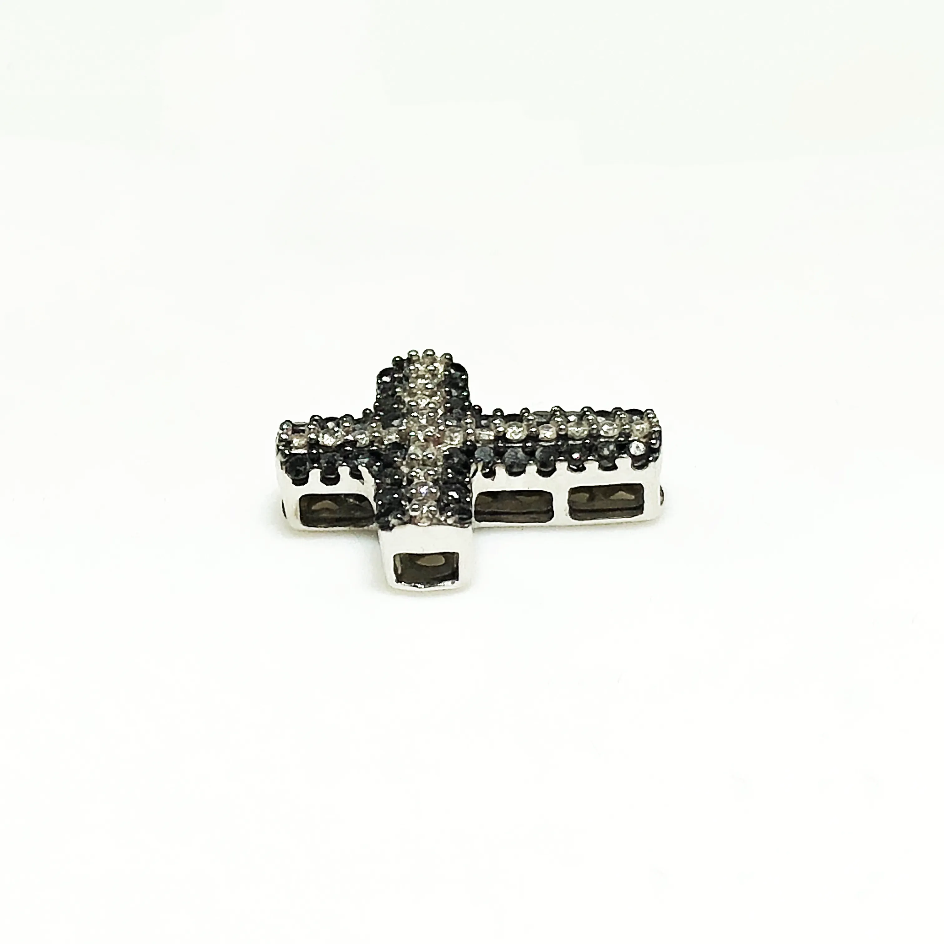 Monochromatic Diamond Cross Pendant (10K)