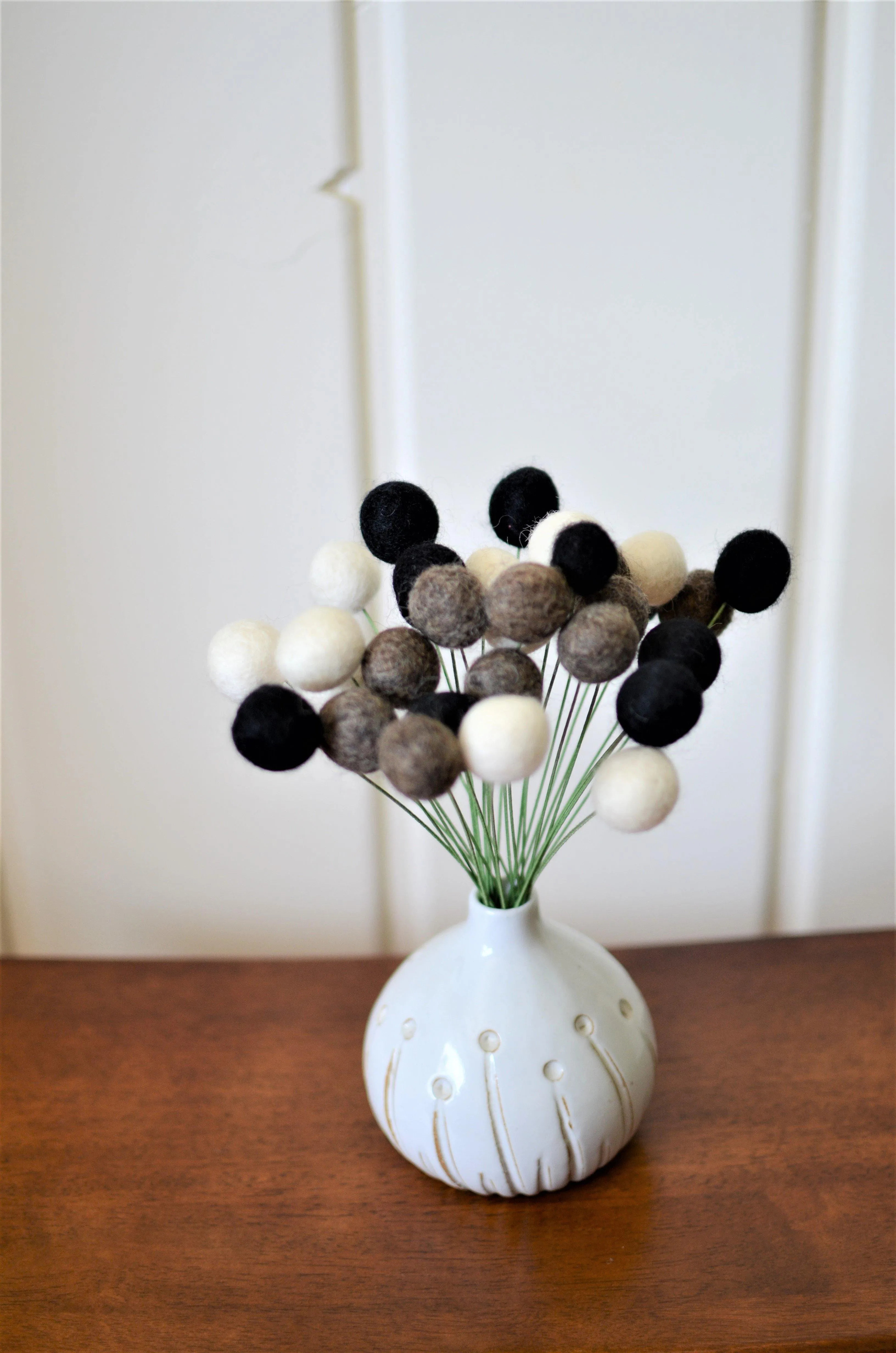 Monochromatic Felt Ball Bouquet