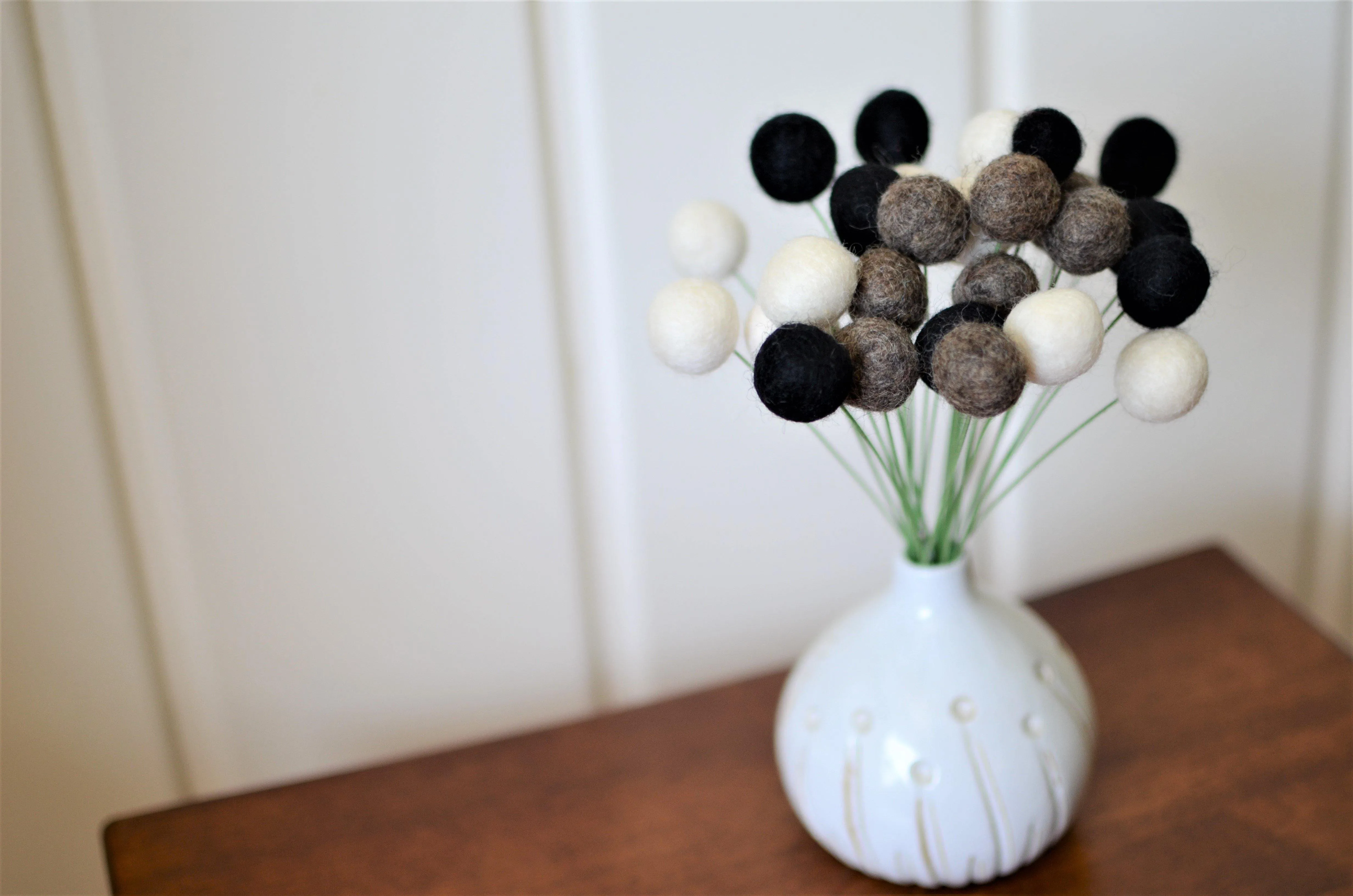 Monochromatic Felt Ball Bouquet