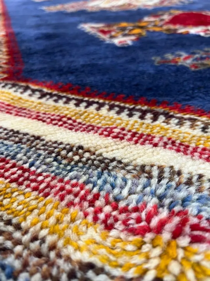 Moroccan area rug from Tazenakht, Wool and Thread, 250cm x 157cm or 8.20ft x 5.15ft