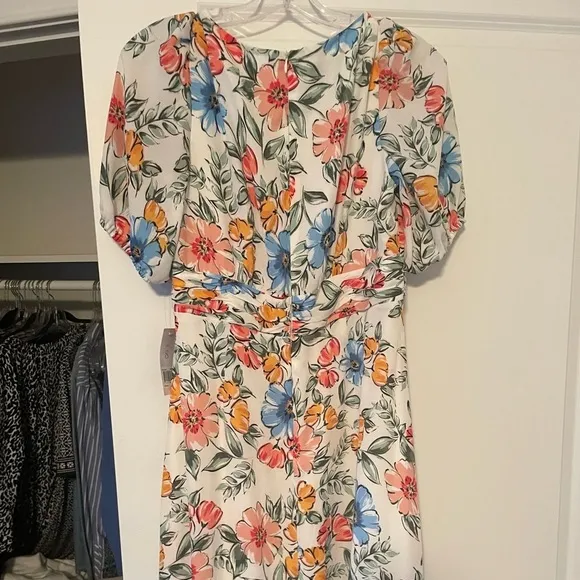 NWT Donna Morgan floral hi-lo dress
