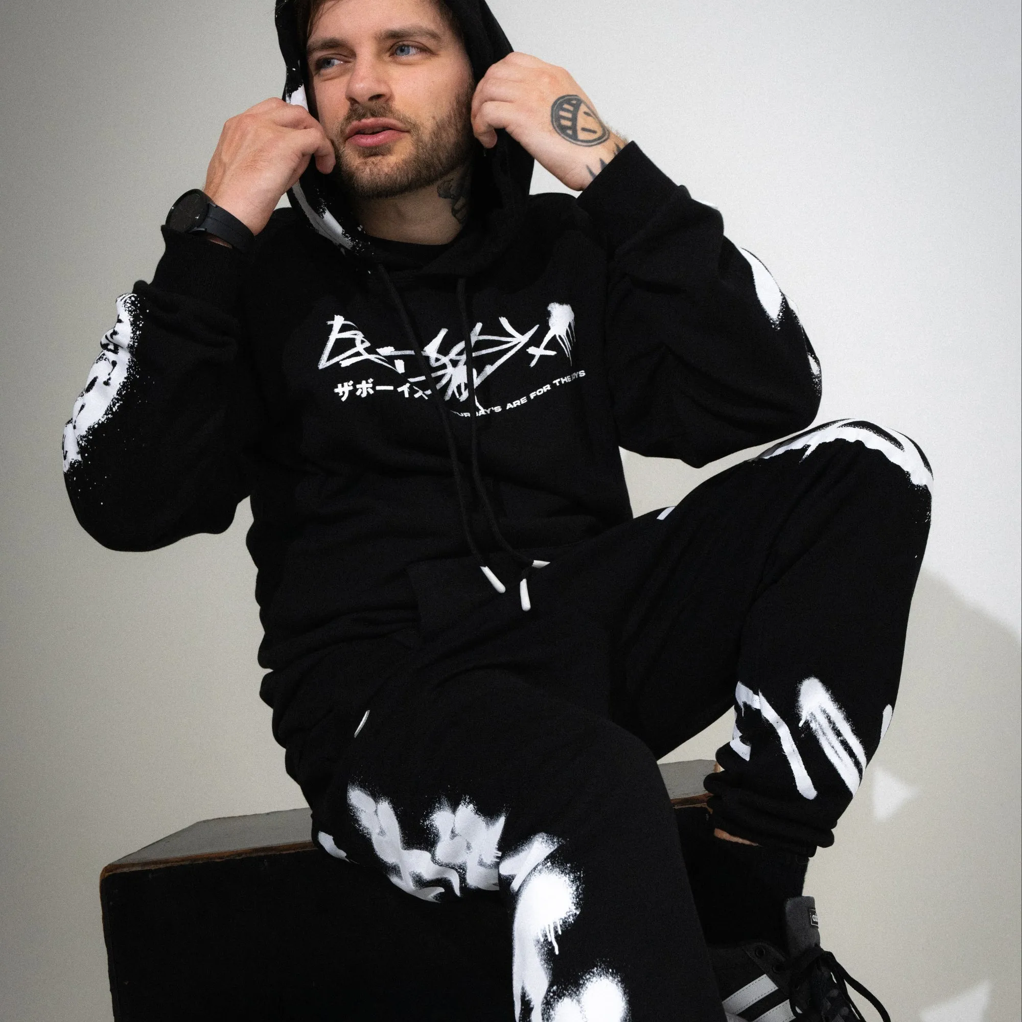 STREET VANDAL HOODIE