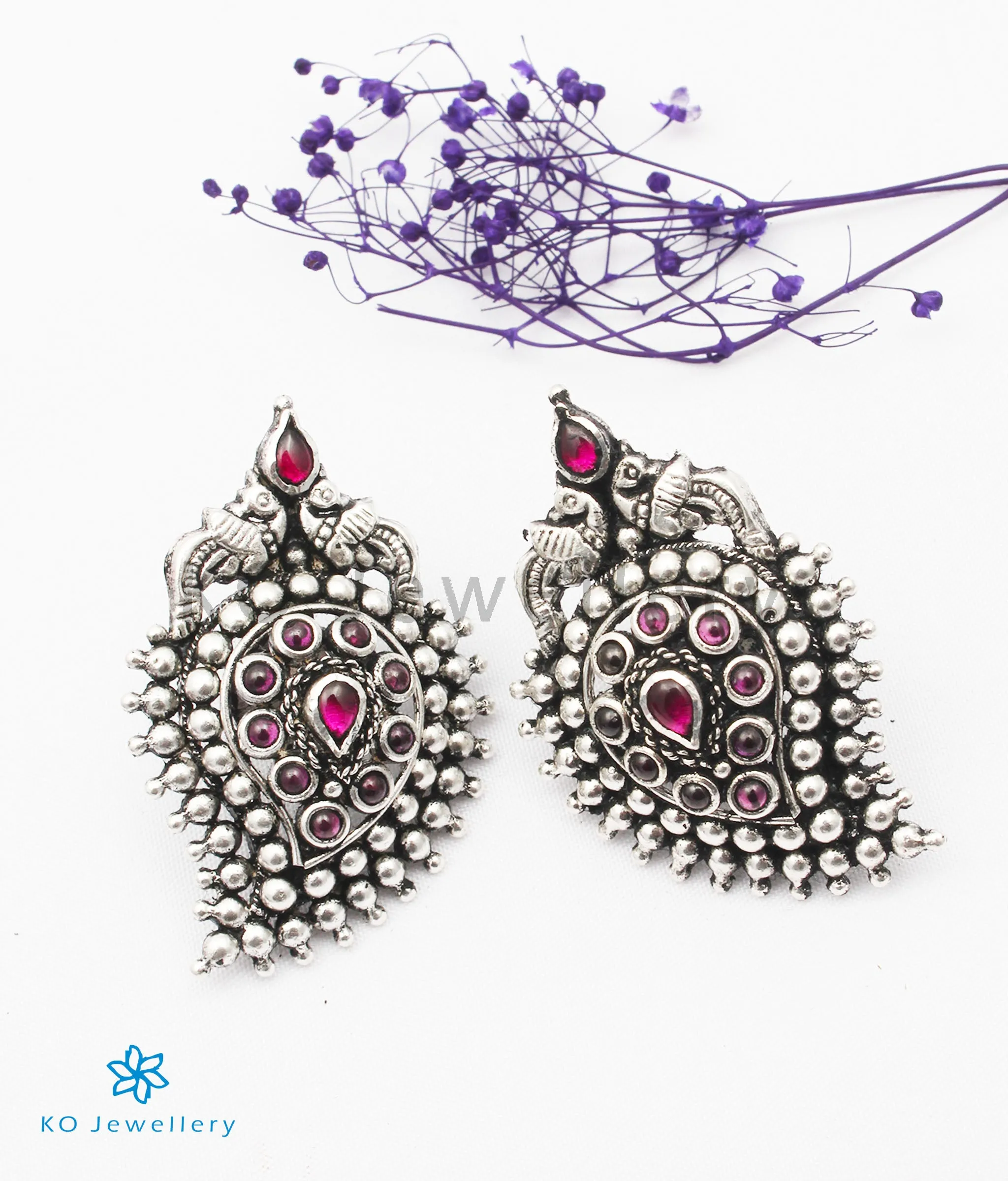 The Prashanti Silver Earstuds (Oxidised)