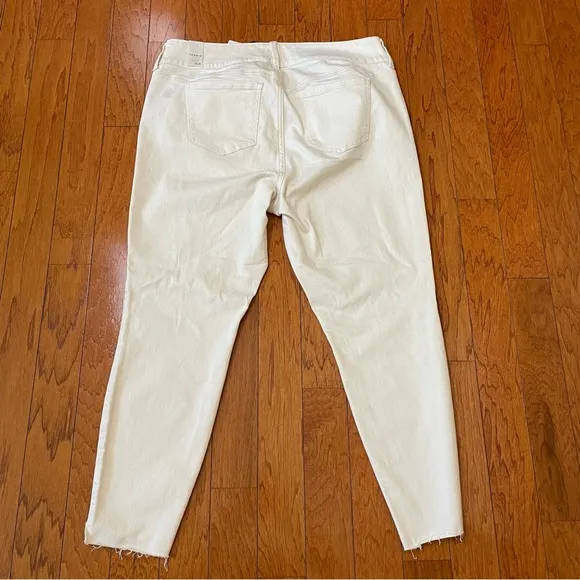 Torrid Jegging French Vanilla Raw Hem 5 Pocket Size 16R