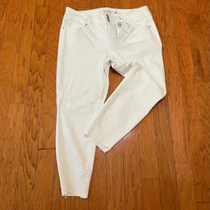 Torrid Jegging French Vanilla Raw Hem 5 Pocket Size 16R