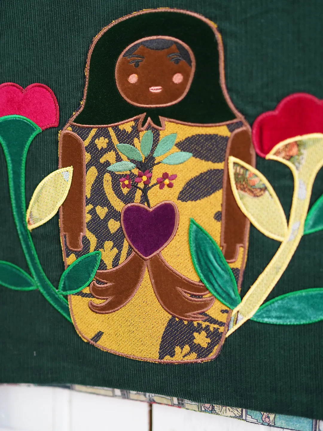 Unlogical Poem Doll and Flower Embroidery Patchwork Smock