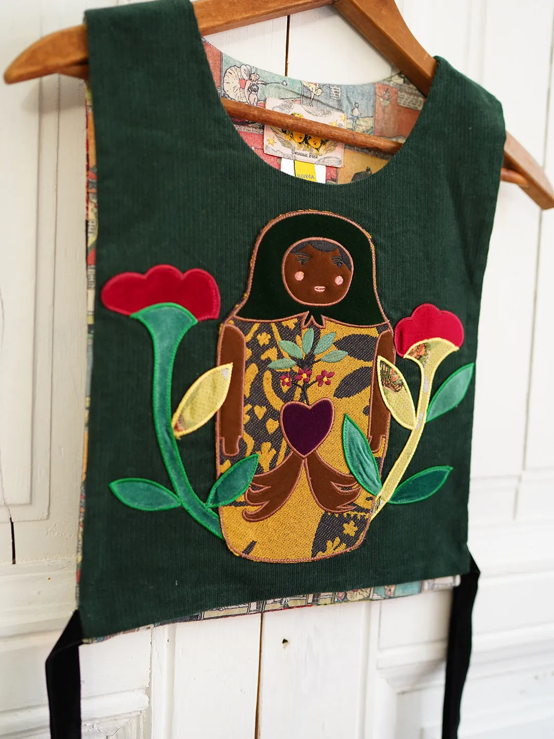 Unlogical Poem Doll and Flower Embroidery Patchwork Smock