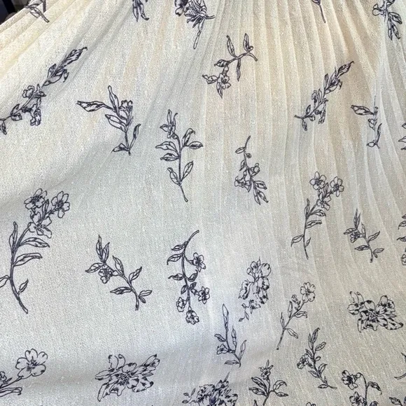Vintage 70s Bohemian Floral Print Bell Sleeve Dress