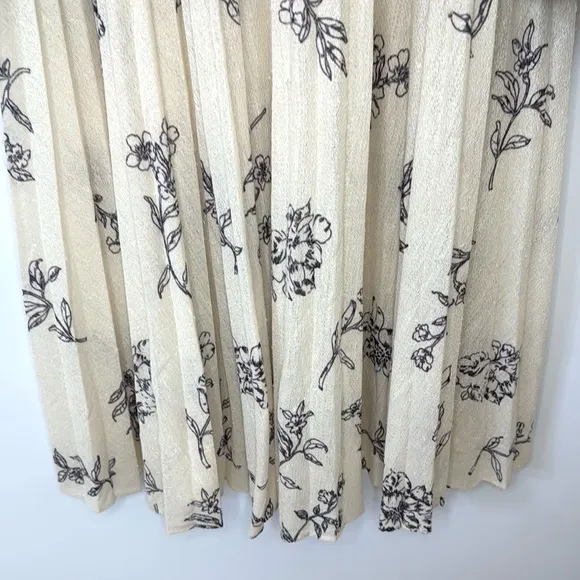 Vintage 70s Bohemian Floral Print Bell Sleeve Dress