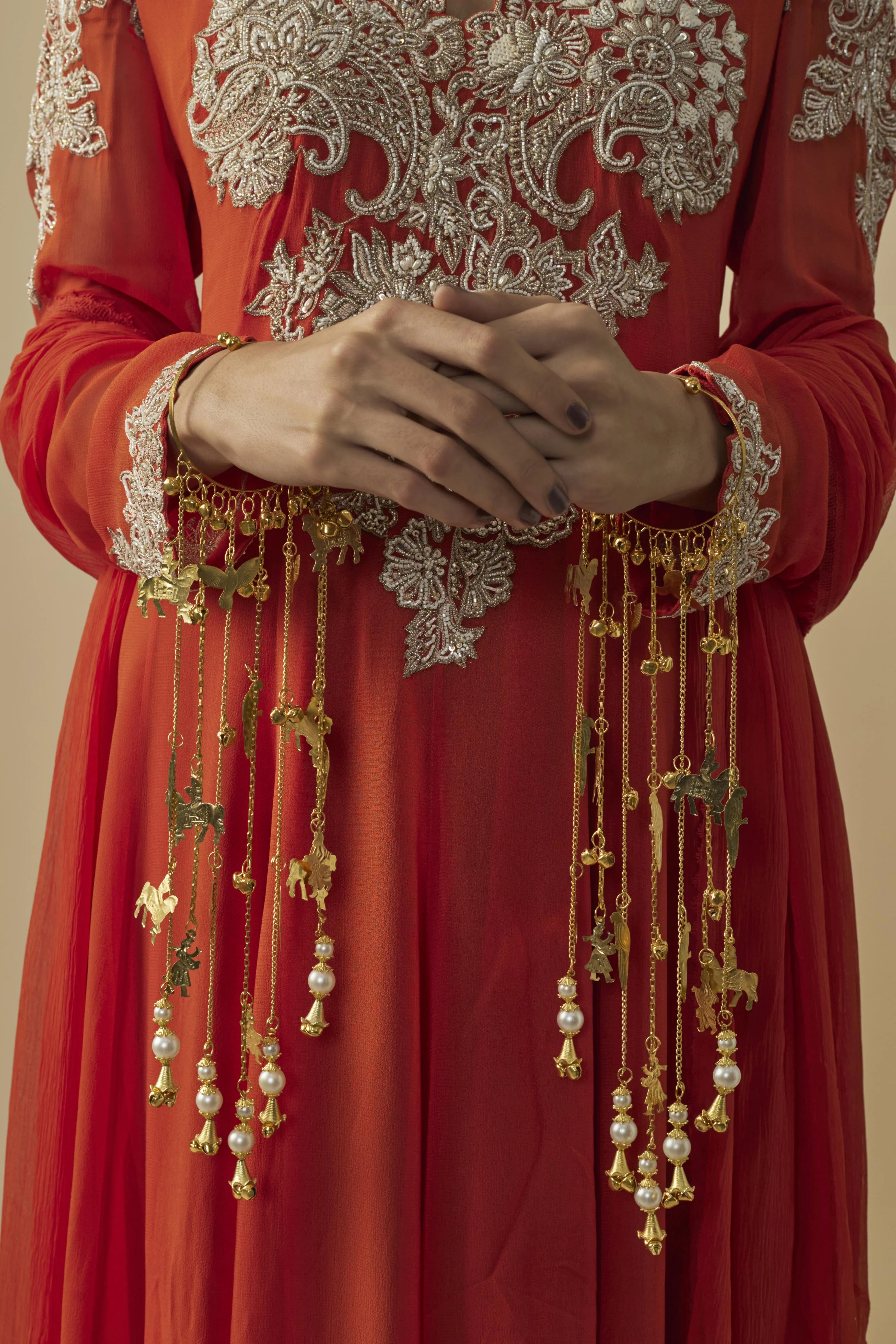 vivinia BY VIDHI MEHRA Gold Plated Womens Pair of Kaleeras (Freesize)