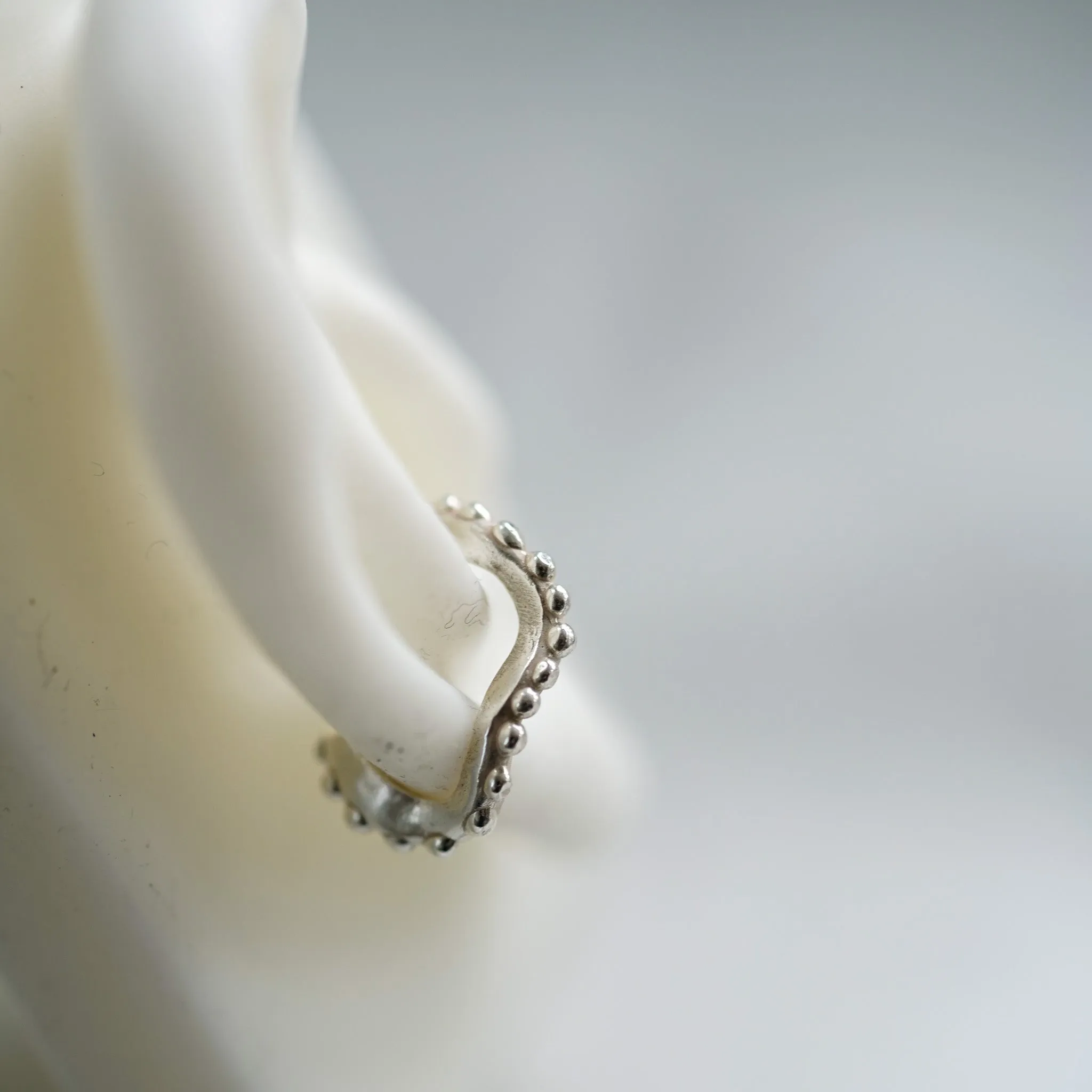Wavy silver ear cuff