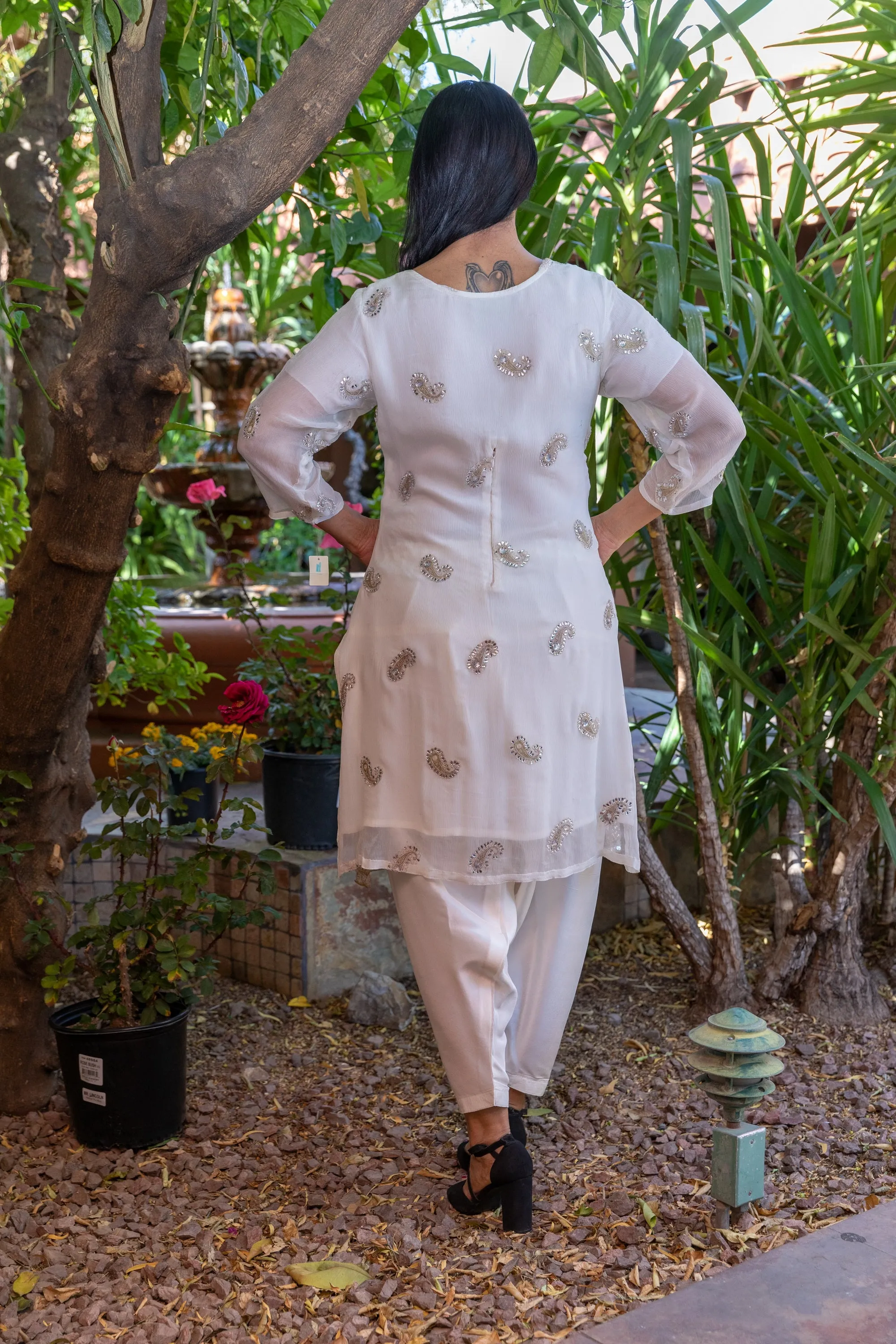 White Chiffon Embroidery Suit